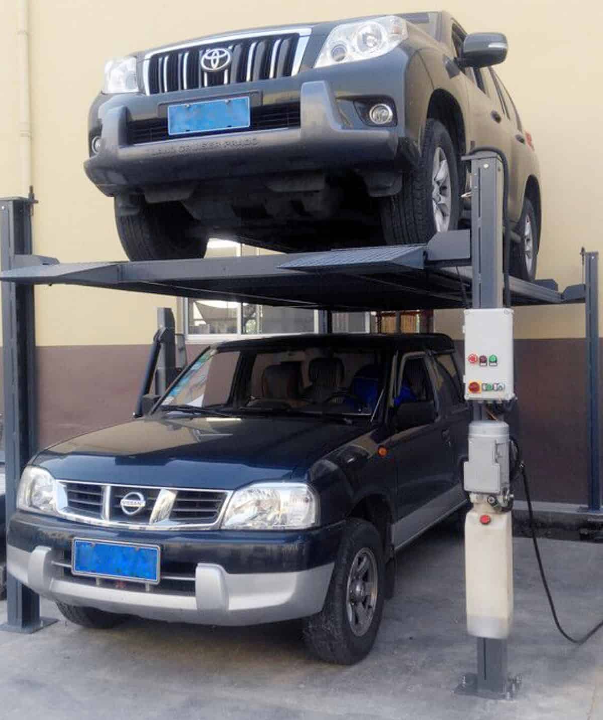 重慶成都四柱簡(jiǎn)易升降立體停車設(shè)備安裝效果.jpg